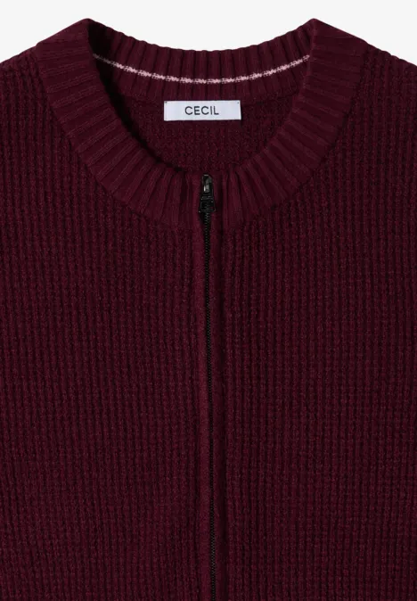 Dunkelroter, grob gestrickter Strickcardigan mit durchgehendem Reißverschluss und Rundhalsausschnitt von CECIL.
