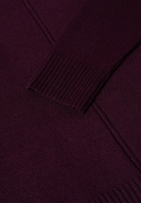 Kuscheliger Pullover eggplant red