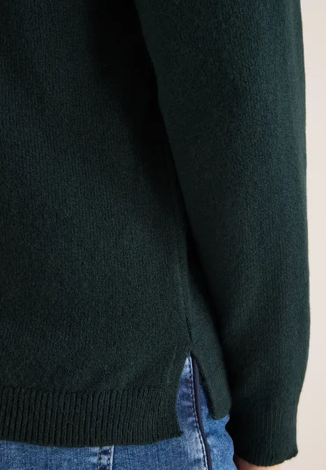 Pull douillet à col en V ink green