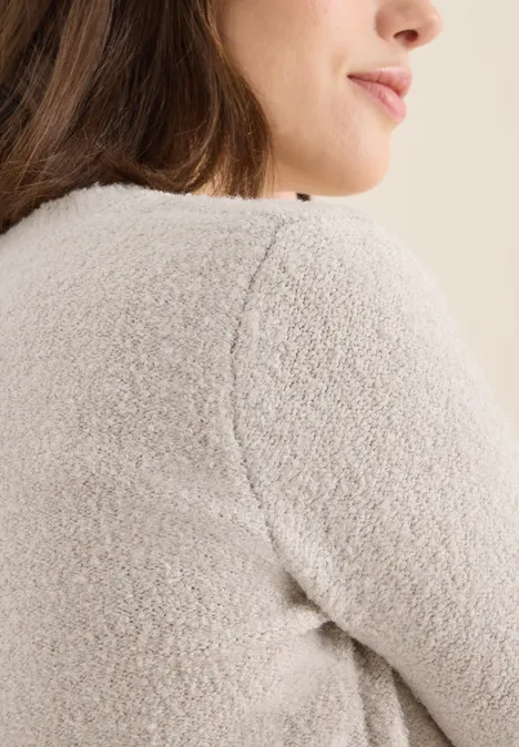 Pull à col en V bouclé light greige Pull à col en V bouclé light greige