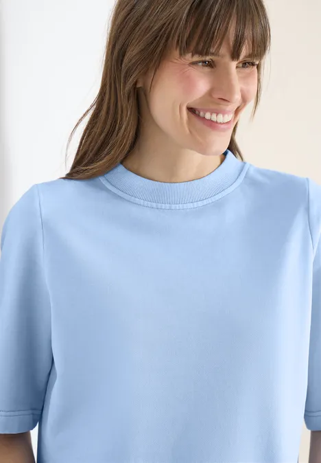 Kurzarm Sweatshirt im Garment dye Look fresh water blue