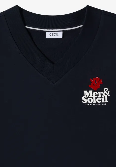 Sweater met korte mouwen en rugprint universal blue Zwart V-hals shirt van CECIL met witte ‘Mer & Soleil’-print en rood hartmotief.