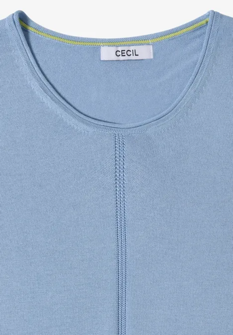 Basic Pullover mit Rundhals easy blue Hellblaues T-Shirt mit Rundhalsausschnitt und mittiger Naht, Label 'CECIL' am Nacken.
