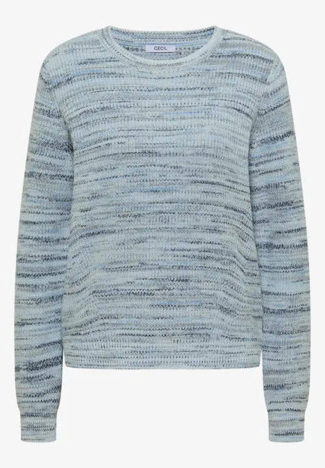 Ein leichter, melierter Strickpullover in Hellblau mit Rundhalsausschnitt und langen Ärmeln.