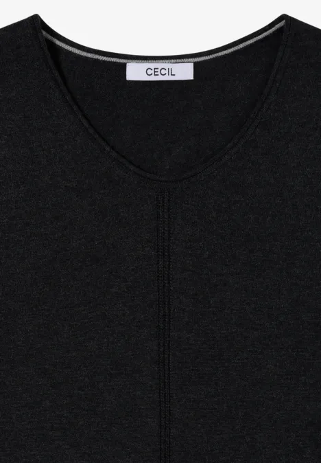 Pull couleur unie à col en V charcoal grey melange T-shirt noir à col V en tissu doux, étiquette 'Cecil' au col.