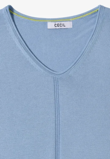 Eenvoudige trui met V-hals in effen kleur easy blue Lichtblauwe damestop met V-hals en subtiele middennaad.