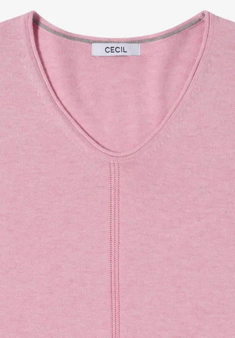 Różowy t-shirt z dekoltem w serek, centralnym szwem i metką CECIL przy kołnierzu