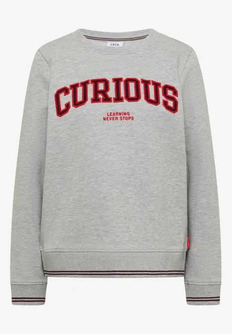 Sweatshirt mit Rundhals und Stickerei light grey melange Grauer Pullover mit rotem Schriftzug 'CURIOUS' auf der Brust und Rippbündchen an Ärmeln und Saum.