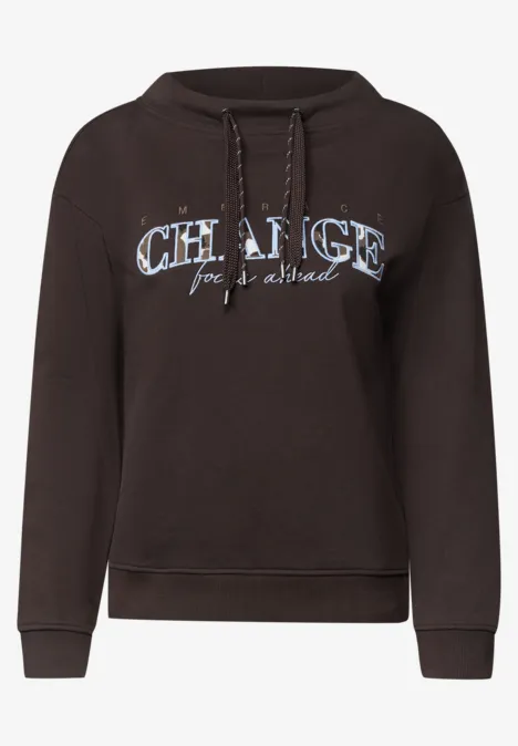 Schwarzer Kapuzenpullover mit Kordelzug und weiß-blauem Schriftzug 'CHANGE for the better'.