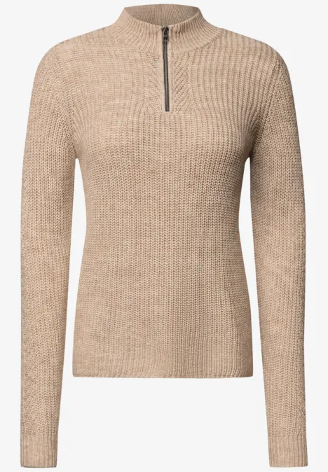 Pull uni à fermeture zip creamy mocha melange Pull en maille beige à col montant avec demi-fermeture éclair, manches longues.