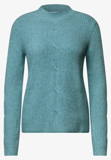 Türkisfarbener, gestrickter Pullover mit Rautenmuster und Rundhalsausschnitt, langärmelig.