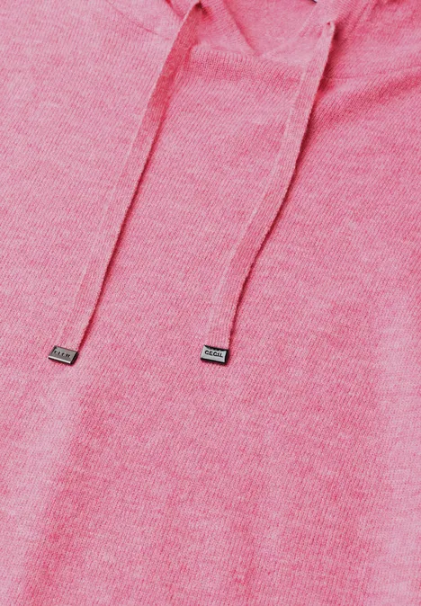 Pull uni à capuche dark blossom melange Gros plan sur un sweat à capuche rose, cordons apparents et texture douce.