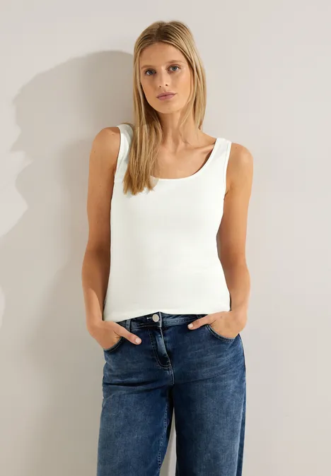 Top in Unifarbe vanilla white