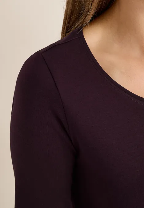 T-Shirt in Unifarbe eggplant red