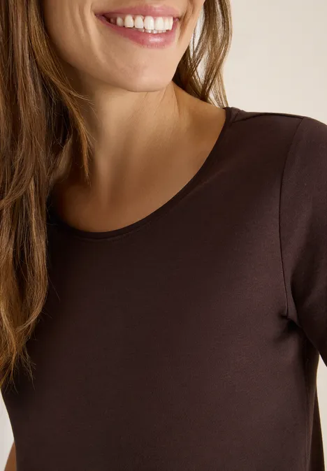 T-Shirt in Unifarbe tartufo brown