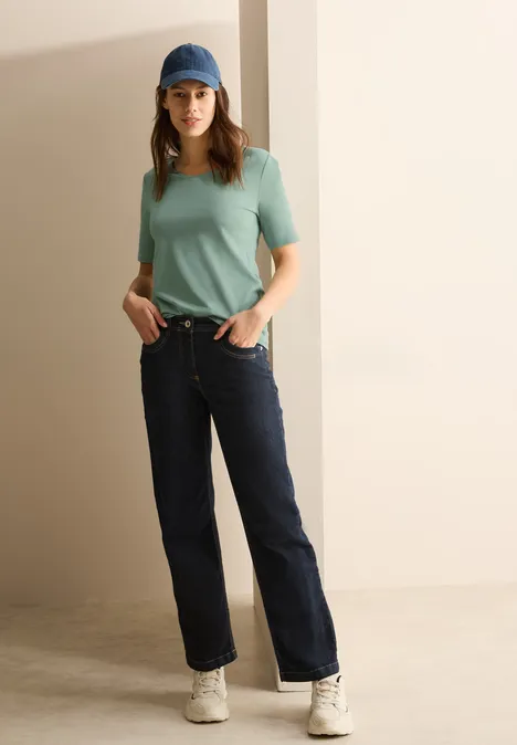 V-Neck T-Shirt matcha green