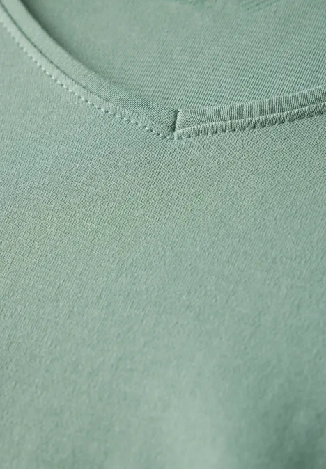 V-Neck T-Shirt matcha green