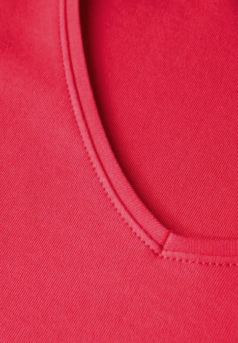 V-Neck T-Shirt glazed apple red