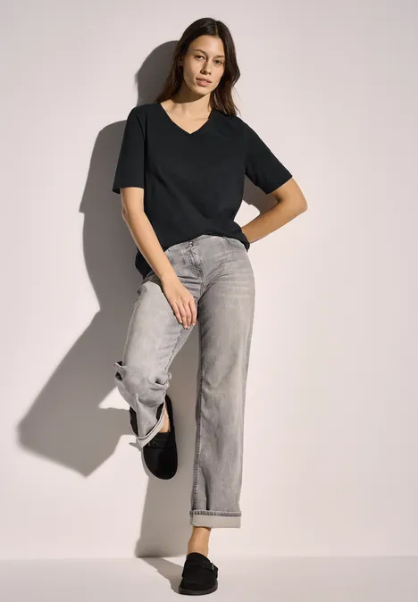 Basic V-Neck T-Shirt Black