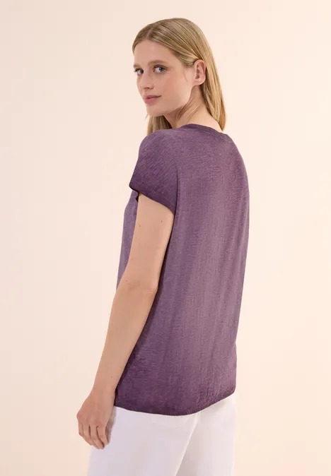 T-Shirt in Washed-Optik deep berry