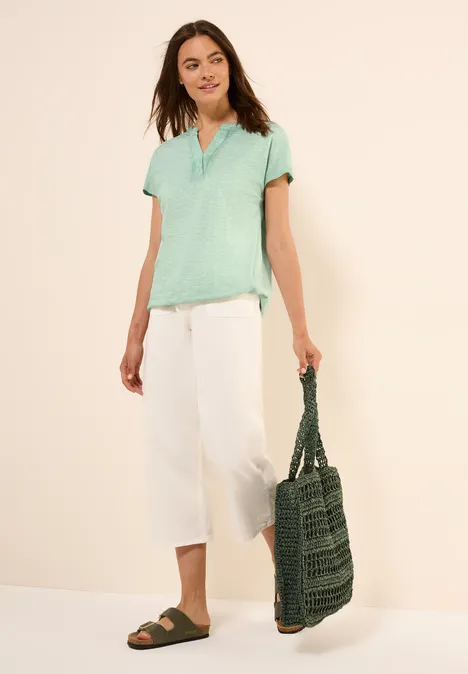 T-Shirt in Washed-Optik matcha green