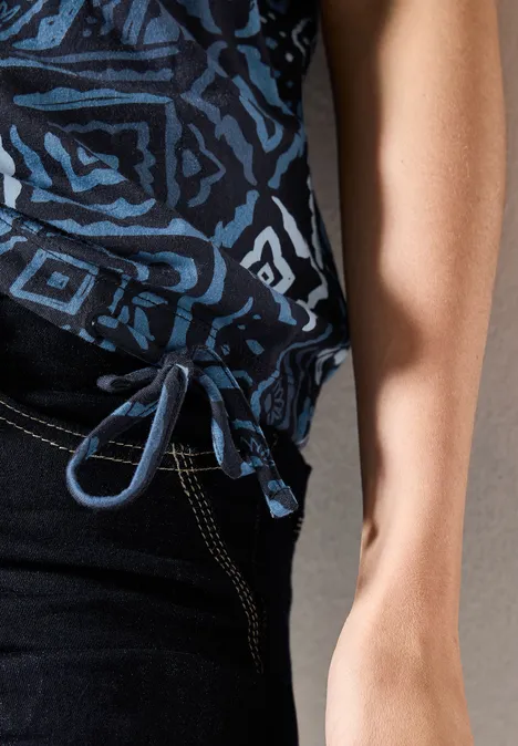 T-shirt imprimé avec fronces universal blue