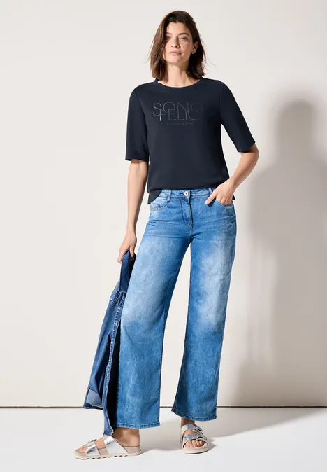T-Shirt mit Wording universal blue