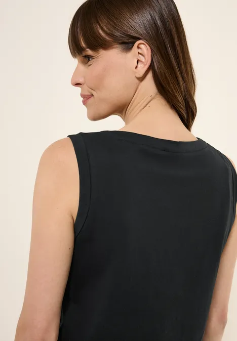 Top in Unifarbe Black