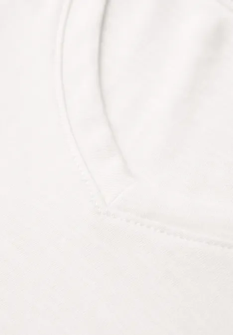 Basic V-Neck Shirt vanilla white