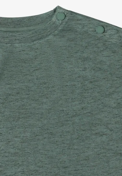 Meliertes Babyshirt in Grün mit zwei Druckknöpfen an der Schulter