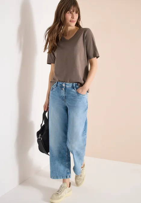 Basic Shirt met V-hals urban taupe Basic Shirt met V-hals urban taupe