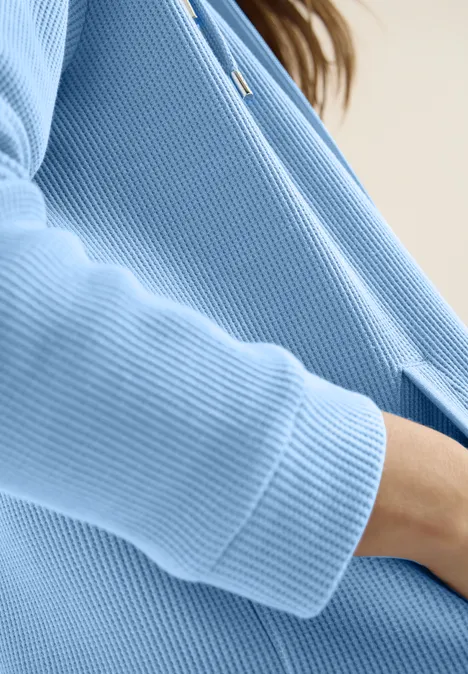 Jas met lange mouwen, capuchon en zakken sporty light blue Jas met lange mouwen, capuchon en zakken sporty light blue