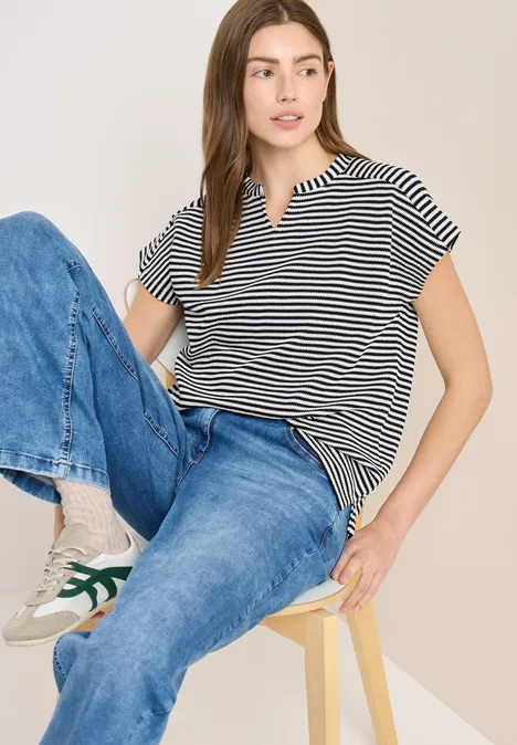 T-Shirt mit Split Neck und Struktur universal blue