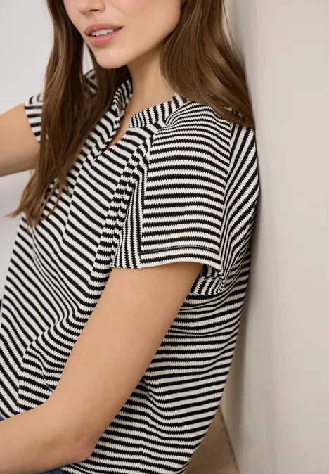 T-Shirt mit Split Neck und Struktur macchiato brown T-Shirt mit Split Neck und Struktur macchiato brown