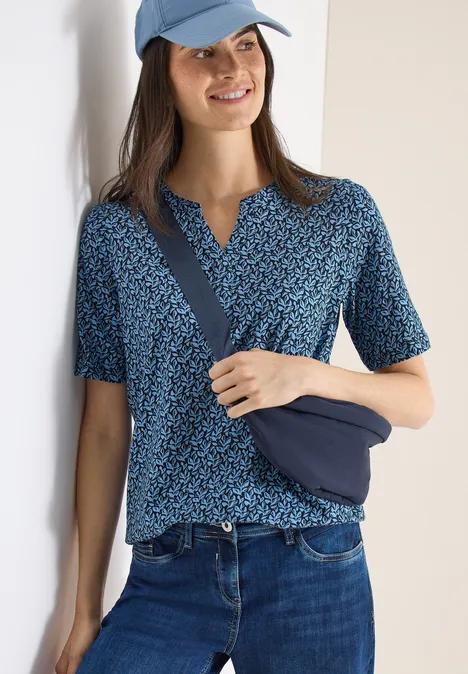 Shirt met gespleten hals en print universal blue
