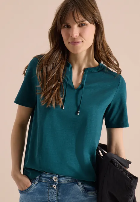 Kurzarm Shirt mit Split Neck jungle green
