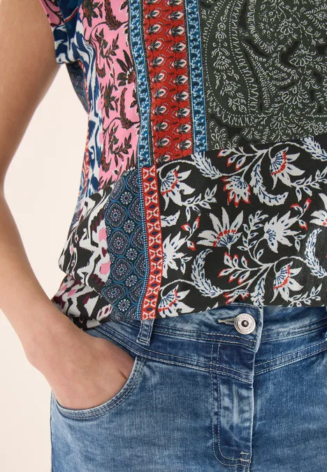 Shirt mit Boat Neck und Patchwork-Print khaki Shirt mit Boat Neck und Patchwork-Print khaki