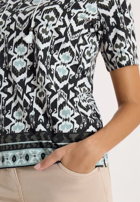 Kurzarm Shirt mit Split Neck und Print khaki Kurzarm Shirt mit Split Neck und Print khaki