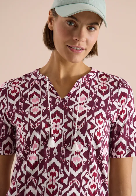 Kurzarm Shirt mit Split Neck und Print sweet grape red Kurzarm Shirt mit Split Neck und Print sweet grape red