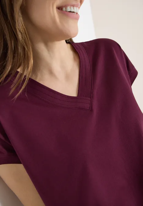 T-shirt à manches courtes et col en V en couleur unie sweet grape red