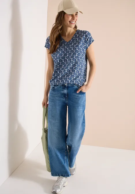 T-Shirt mit V-Neck und Muschelprint universal blue T-Shirt mit V-Neck und Muschelprint universal blue