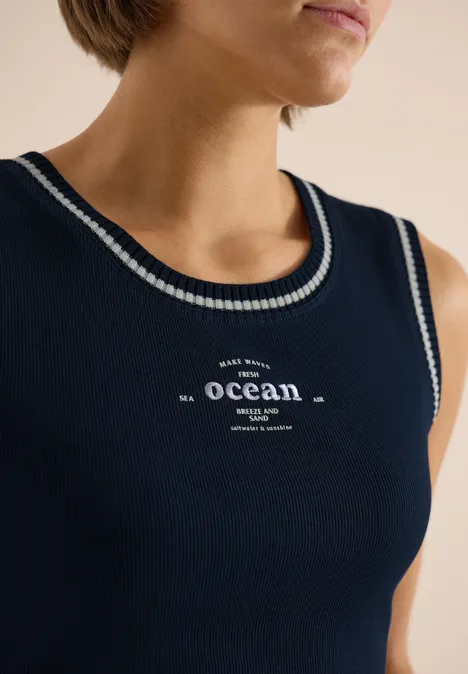 Top mit Rundhals und Kontrastdetails universal blue Top mit Rundhals und Kontrastdetails universal blue