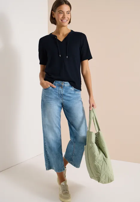 Blouse met korte mouwen, gespleten hals en linten universal blue Blouse met korte mouwen, gespleten hals en linten universal blue