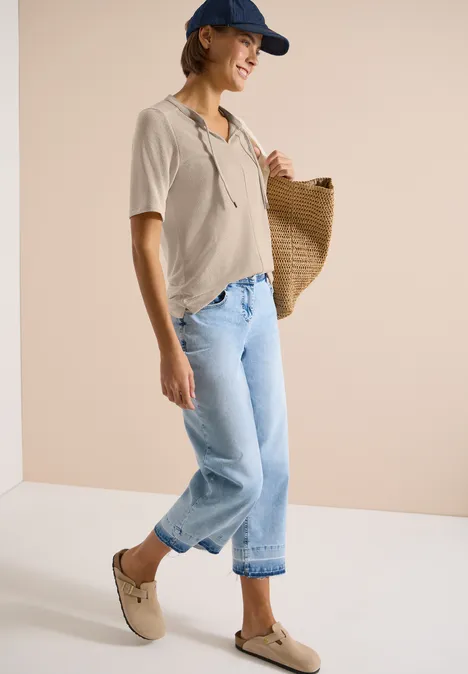 Blouse à manches courtes avec col fendu et rubans pearl beige