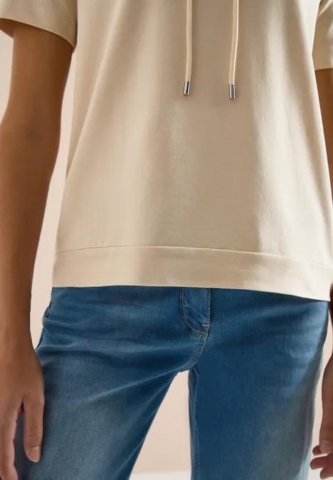 Kurzarm Shirt mit Kapuze und Wording pearl beige Kurzarm Shirt mit Kapuze und Wording pearl beige