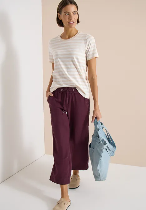 Shirt met ronde hals en strepen pearl beige Shirt met ronde hals en strepen pearl beige