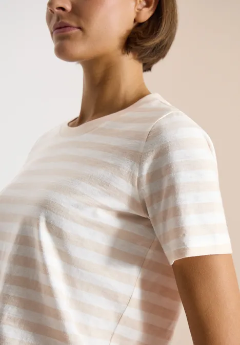 Shirt met ronde hals en strepen pearl beige Shirt met ronde hals en strepen pearl beige