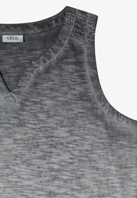 Graues ärmelloses Strick-Top mit V-Ausschnitt und dezenter Struktur, ideal für lässige Sommeroutfits.