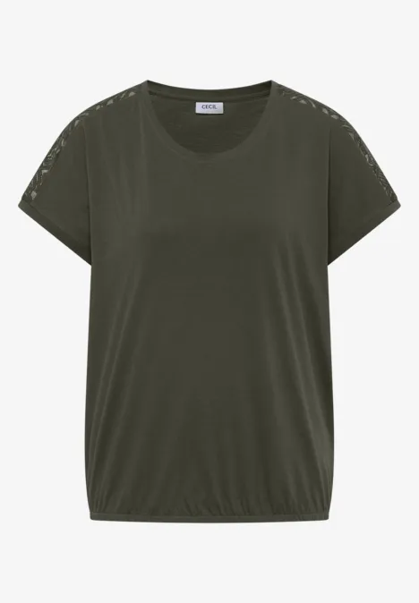 Olivegrünes, kurzärmeliges Shirt mit weitem Schnitt, elastischem Bund und dezenten Paspeln an den Schultern.