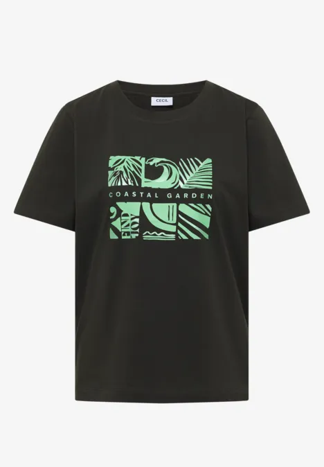 Zwart T-shirt met groen, tropisch vierkant patroon en 'Coastal Garden'-opschrift.